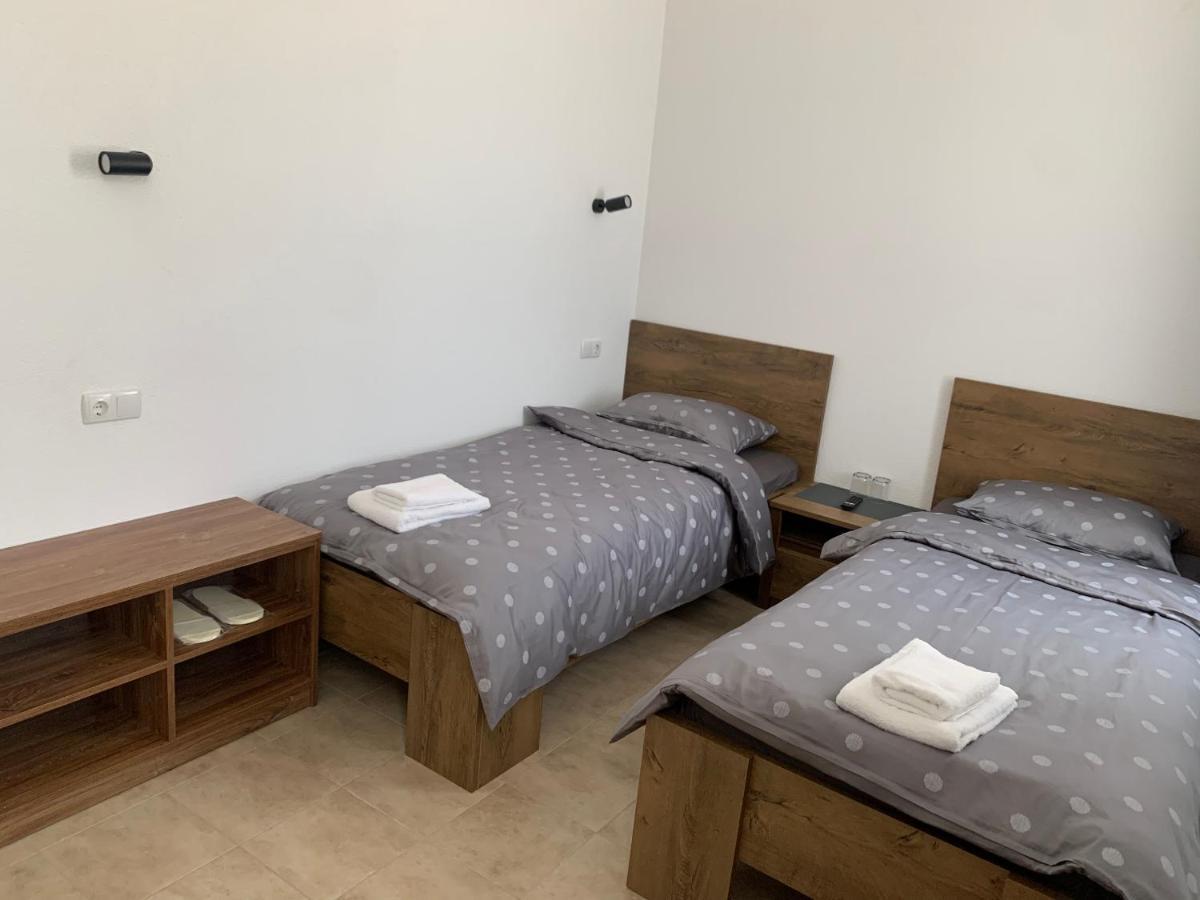 Zig Zag Hotell Kamjanets-Podilskyj Exteriör bild