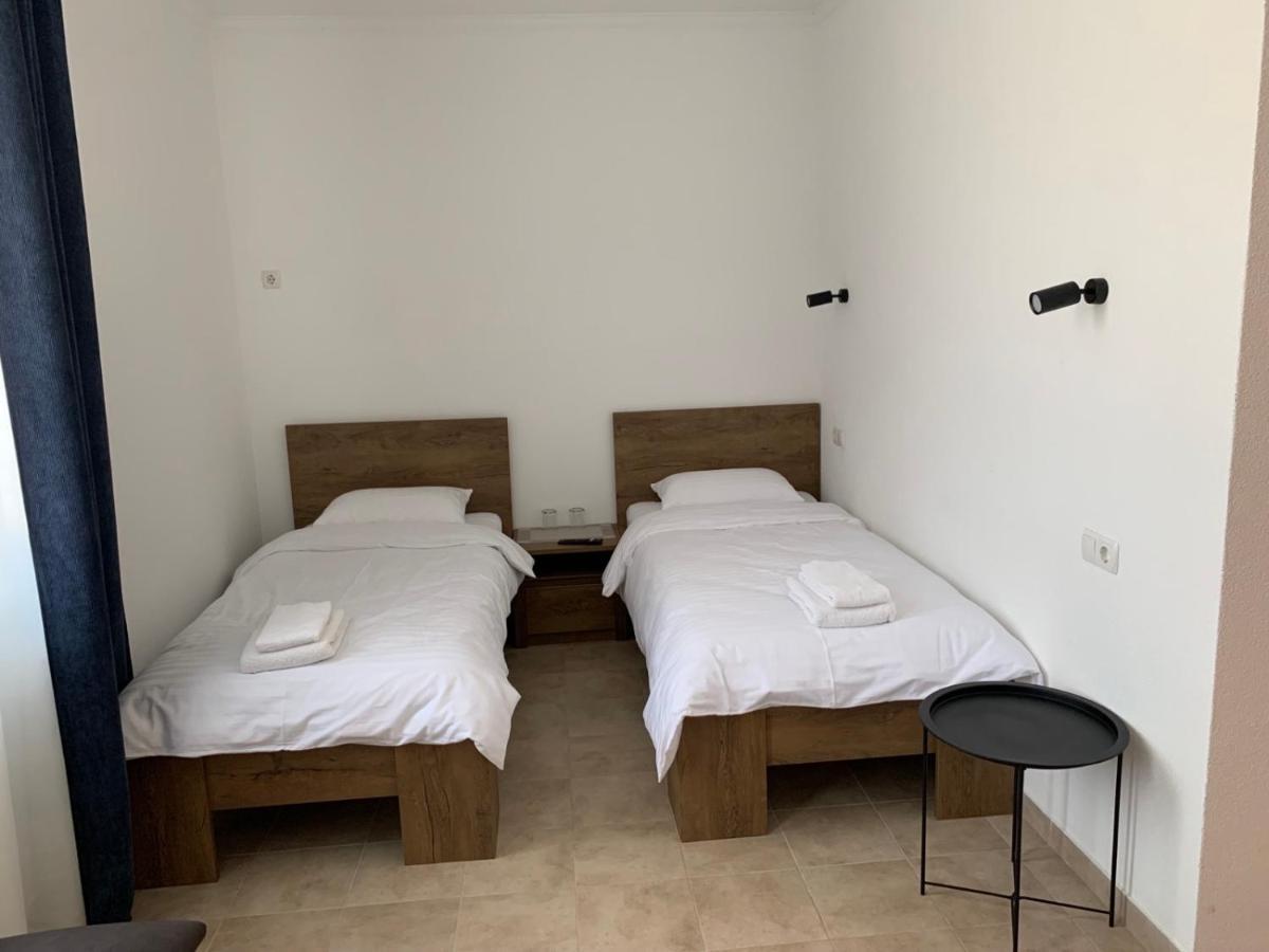 Zig Zag Hotell Kamjanets-Podilskyj Exteriör bild